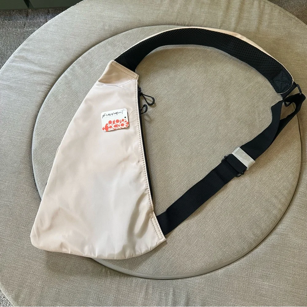 Free People Movement cream sling bag NWT - Picture 2 of 2